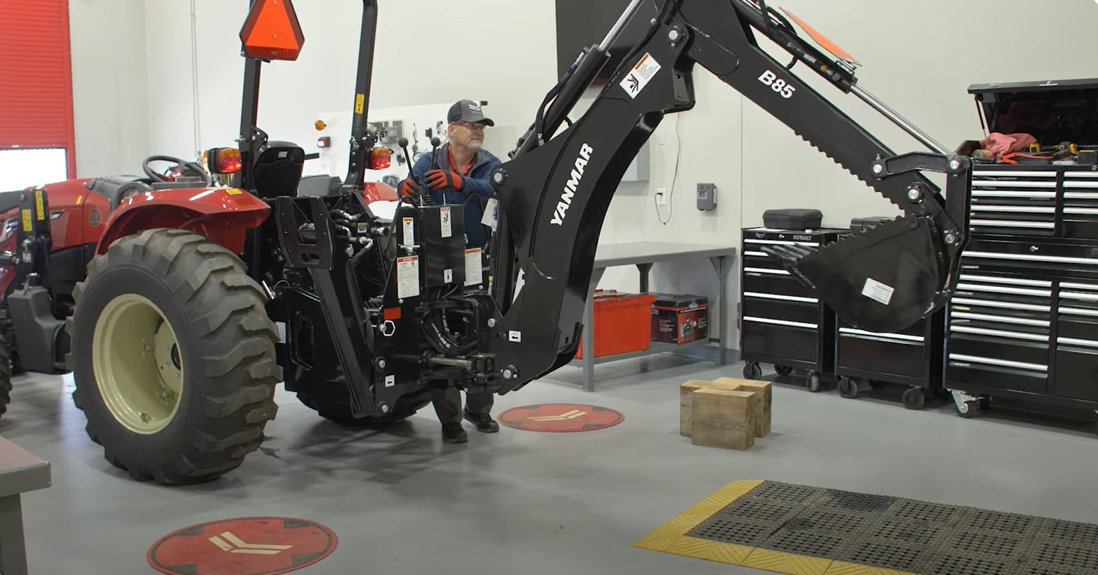 YANMAR YM3 B85 Backhoe Removal and Installation